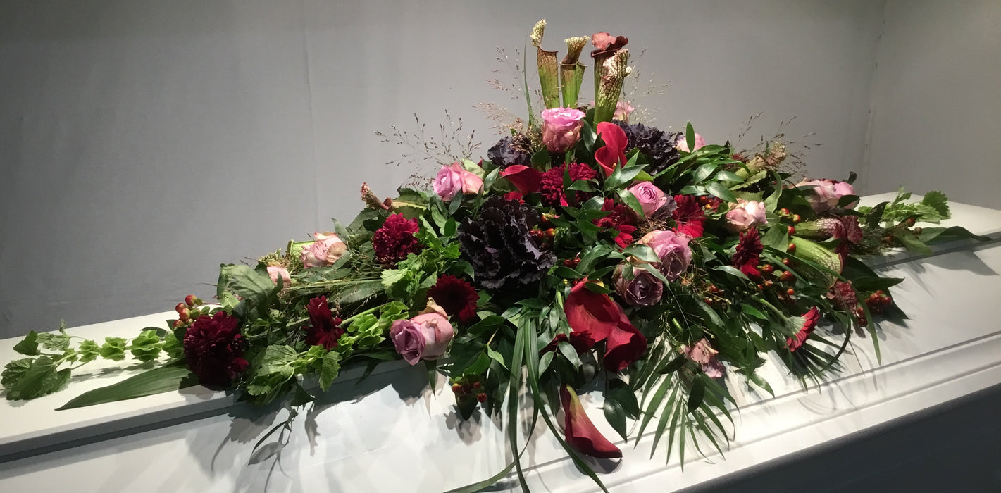 Kistepynt med spændende blomster